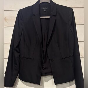 Ann Taylor Classic Navy  Suit Jacket in size 4. Great condition!